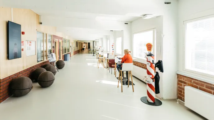 Näkymä Lahden kampuksen käytävältä.