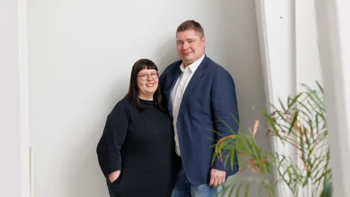LUT-yliopistolle alun perin ohjelmistotuotannon perässä saapuneet Sami ja Sonja Hyrynsalmi kertovat, miksi Suomessa tulisi kehittää enemmän omia ohjelmistoratkaisuja.
