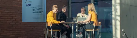 LUT-kauppakorkeakoulun opiskelijoita.