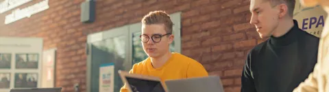 LUT-kauppakorkeakoulun opiskelijoita.