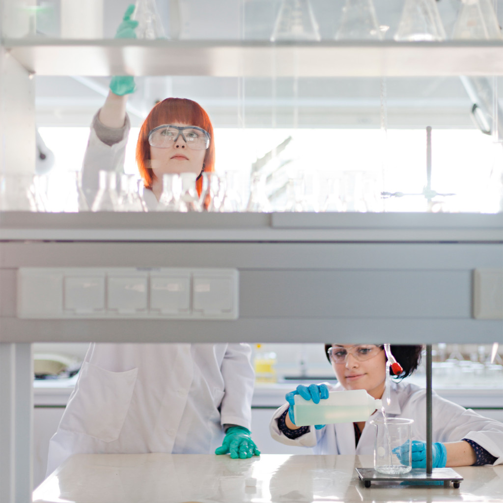 LUT Students in chemical engineering laboratory