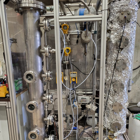 Amine scrubbing test rig